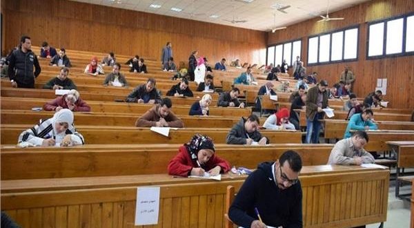 الأعلى للجامعات يرد على حقيقة إيقاف الدارسة والغاء الإمتحانات