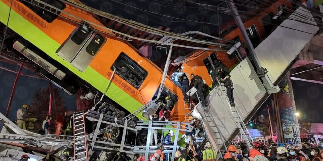 مقتل 23 شخص وإصابة العشرات إثر انهيار جسر لحظة مرور قطار بمكسيكو سيتي