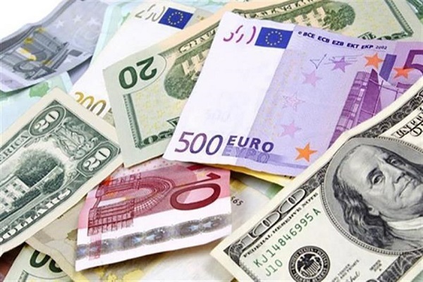 زلزال جديد ضرب الأخضر اليوم.. مفاجأة غير متوقعة في سعر الدولار مقابل الجنيه داخل البنوك