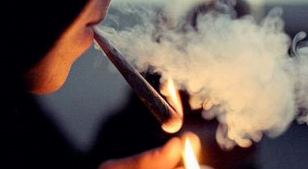 "عقوبة التعاطى والاتجار بالمواد المخدره"