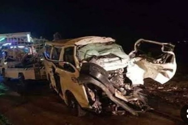 لحظة غفلة قد تُكلفك حياتك.. قواعد بسيطة تنقذك أثناء عبور الطريق