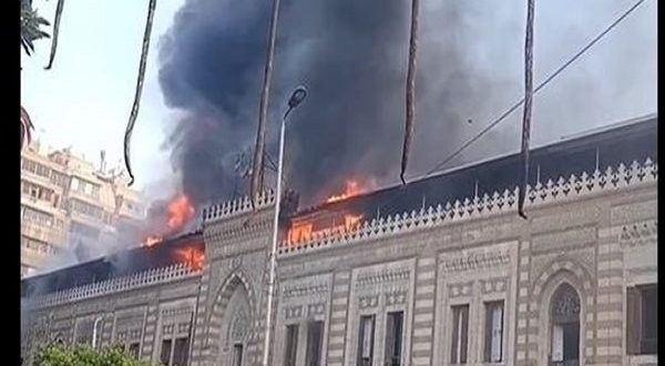 النيابة الادارية تعاين مبنى الأوقاف المحترق