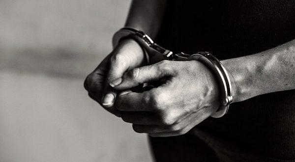 القانون يحدد عقوبات تبعية لحكم المحكمة.. العزل من الوظيفة أبرزها