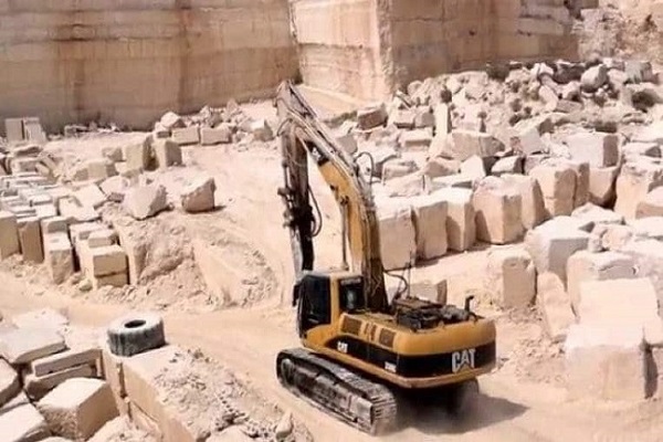 13 حالة تلغى تراخيص عمل المناجم والمحاجر والملاحات كما نص عليها القانون،حيث أجازت المادة" 31" من قانون الثروة المعدنية للسلطة المختصة، بعد موافقة