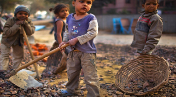 دروع قانونية لحماية الصغار.. "عمل 2025" يطلق لجان المحافظات و"إدارة النجدة" للتدخل العاجل