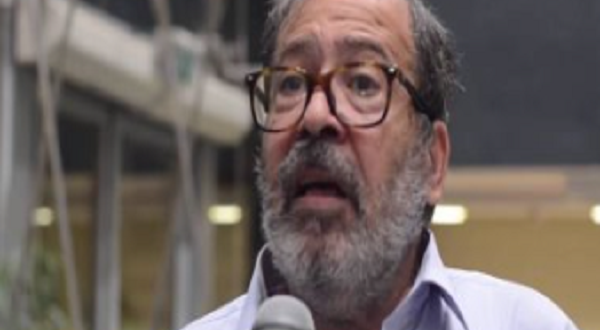 استغاثة لإنقاذ رمز المسرح.. تحرك عاجل لعلاج الفنان سامي عبد الحليم بعد تدهور حالته