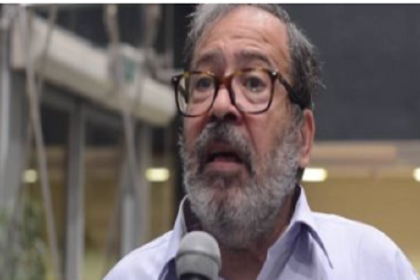 استغاثة لإنقاذ رمز المسرح.. تحرك عاجل لعلاج الفنان سامي عبد الحليم بعد تدهور حالته